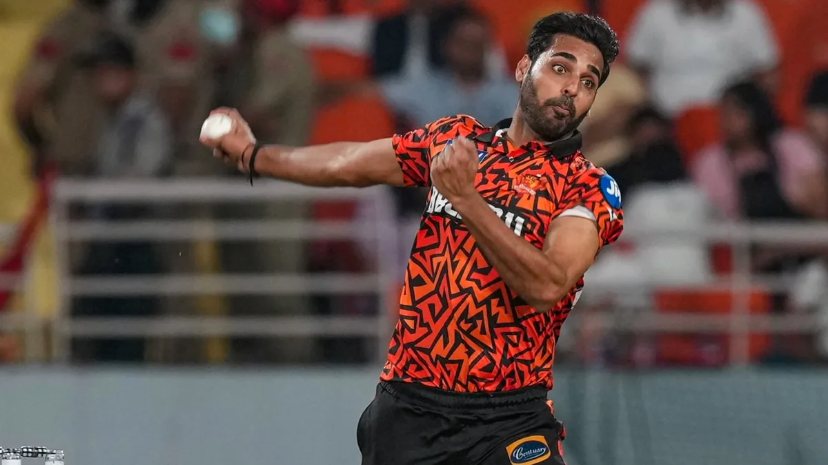 bhuvneshwar kumar biography: Bhuvneshwar Kumar bowling for SRH